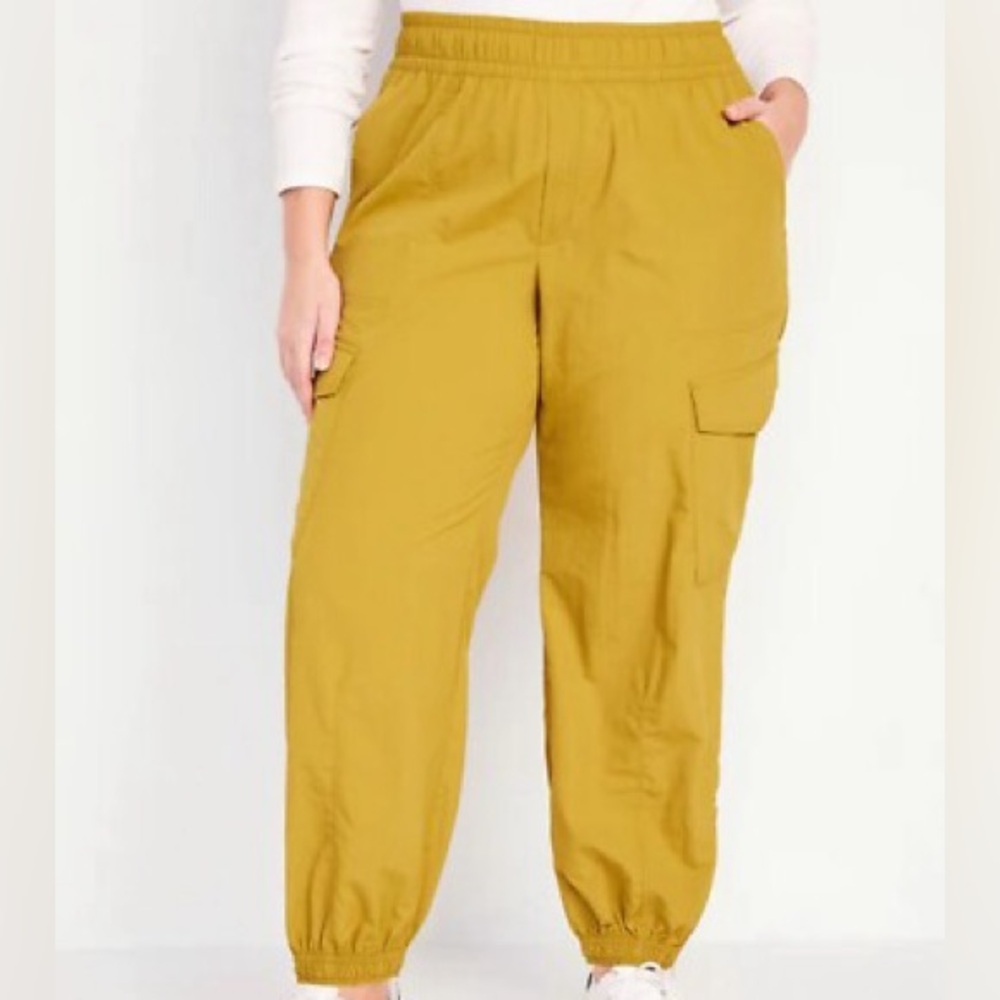 Old Navy High-Waisted Ankle-Zip Cargo Joggers